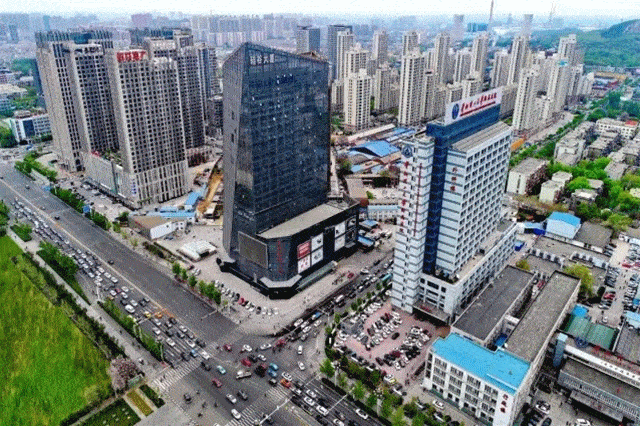 用汗水浇灌收获以实干笃定前行路南区项目建设提质增效发展纪实