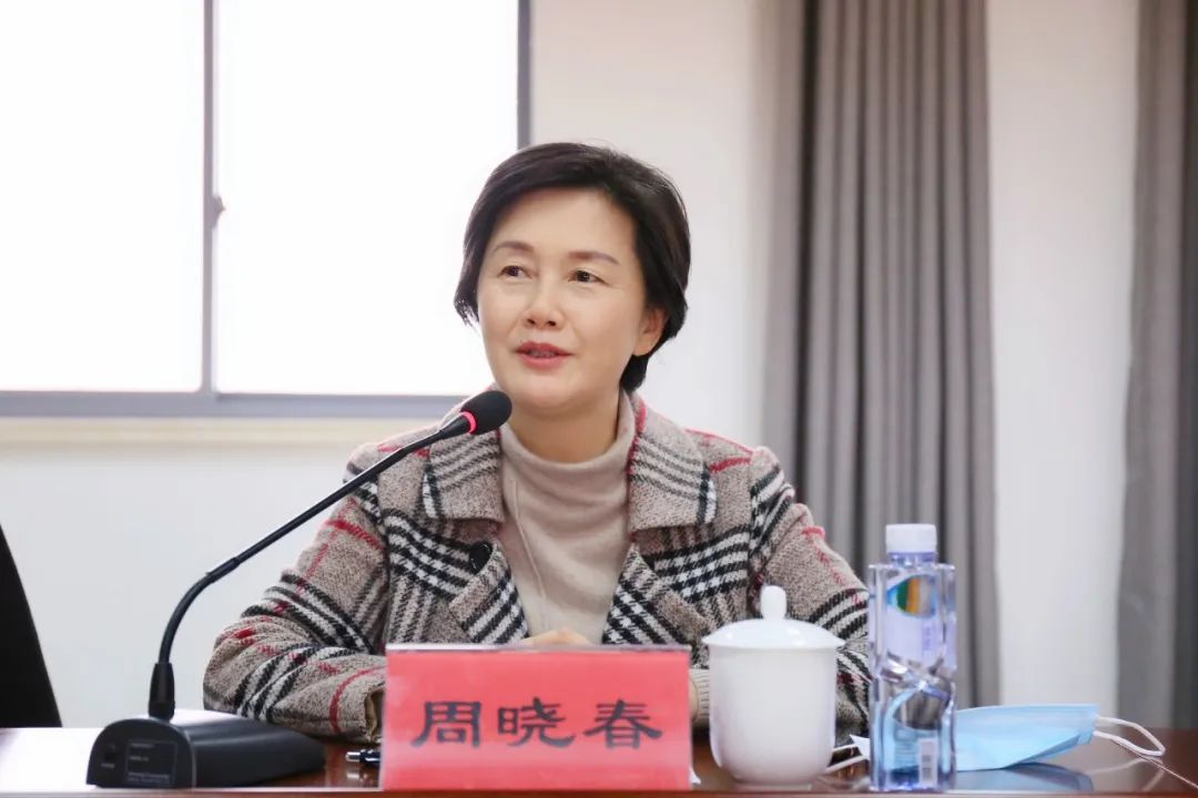 区卫健委党工委书记周晓春在讲话中强调要进一步以健康为中心,贯彻