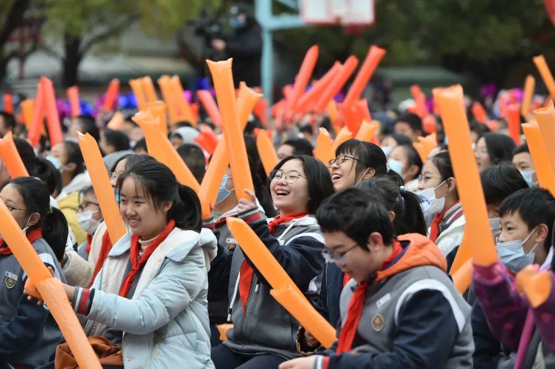 12月30日,昆明市第十二中學迎來建校80週年,官渡區雲子中學迎來建校12