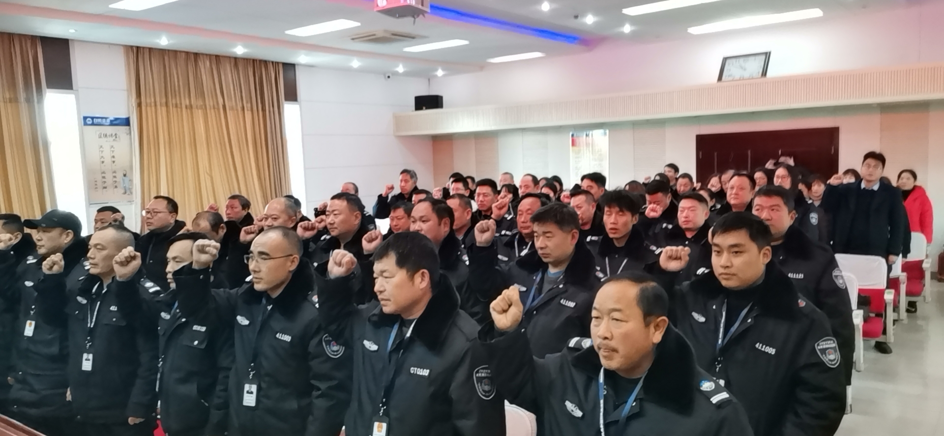 镇平县自然资源局举行行政执法证件颁发仪式