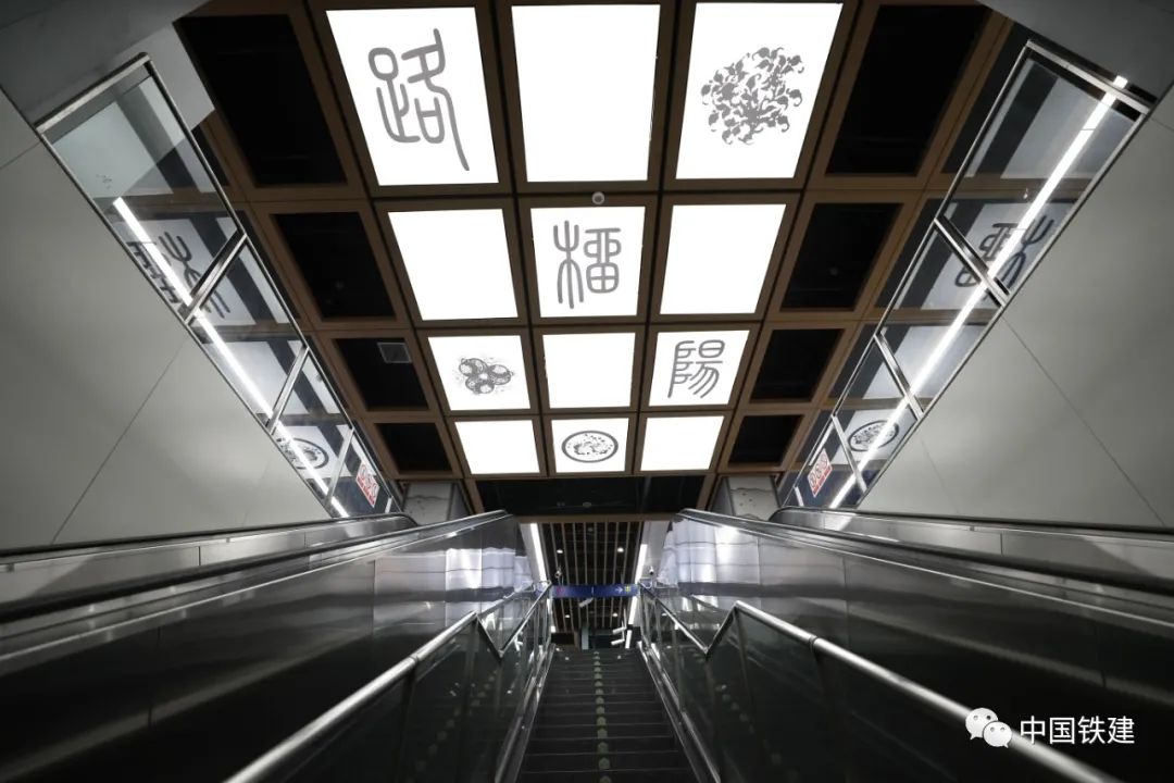 9号线鹦鹉寺公园站