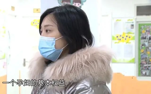 生完孩子两个月又怀孕,重庆一潇湘职业学院女子被公司辞退!公司:出了事他们负