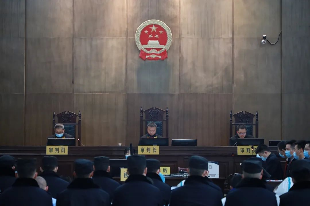 南川法院对唐玉斌谭远胜等38人涉黑案一审宣判