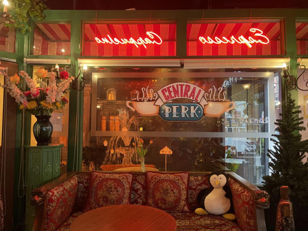 网红打卡店"老友记主题咖啡馆"差点闭店,靠什么又"复活"了?