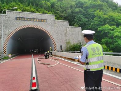 武汉封城,全国停摆,一省包一市迅速支援.吉林高速公安,守护一方平安.