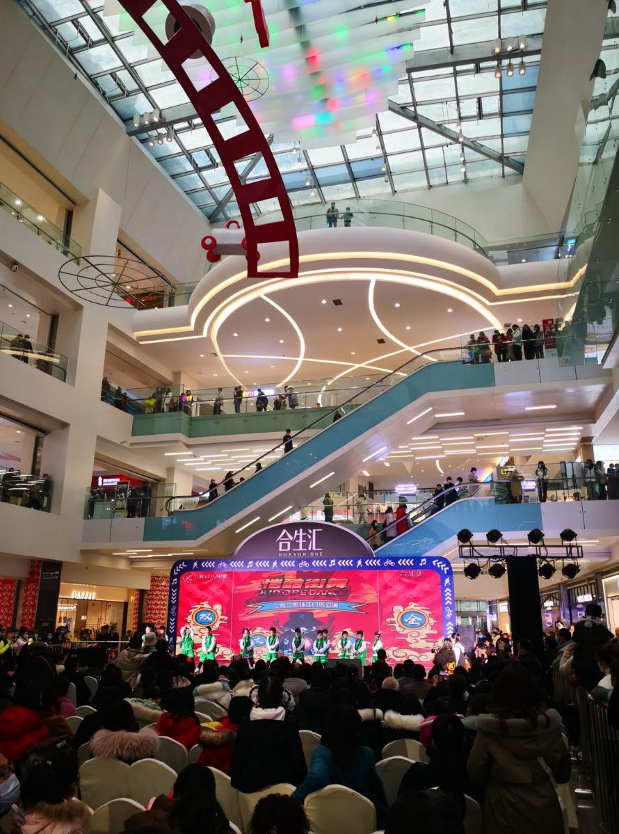 成都合生汇同比增长5.3%我区实现社会消费品零售总额1.