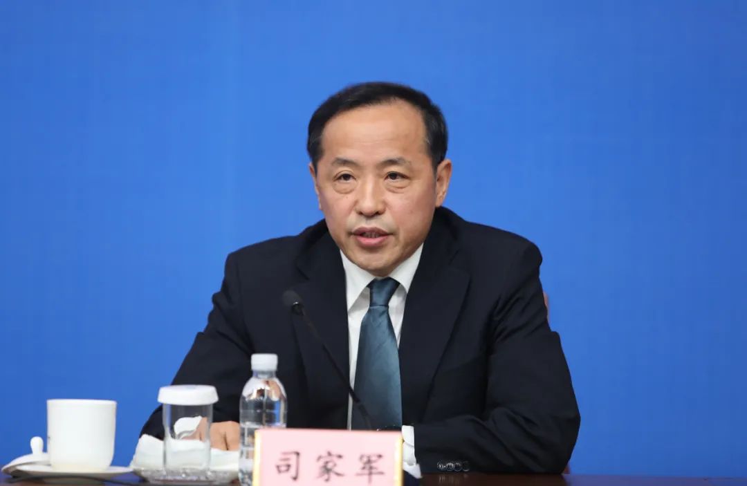 省交通运输厅副厅长司家军参加省政府新闻发布会介绍我省交通运输