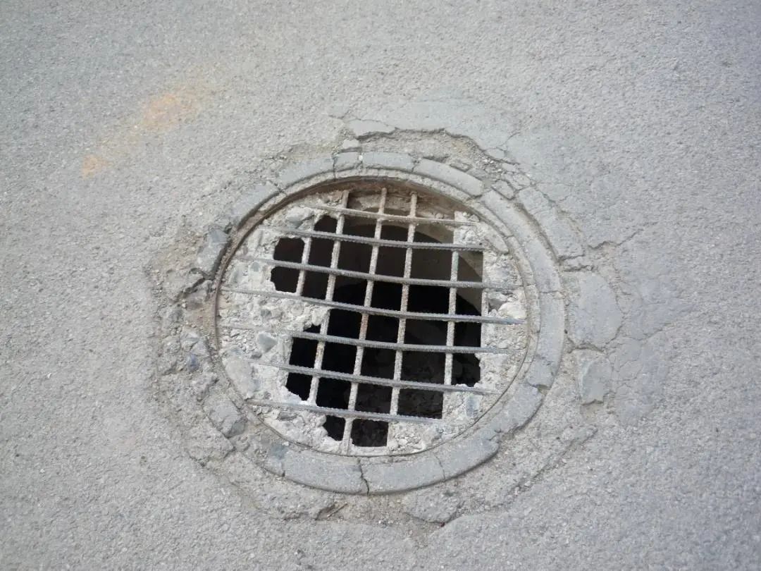 一封检察建议促进修好百余个窨井盖