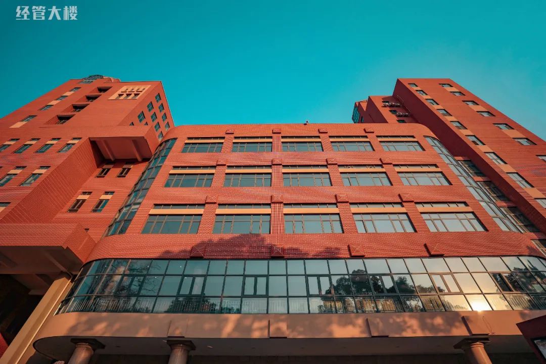 智慧教学楼体育健身中心这所学校升级更新你想要的样样有