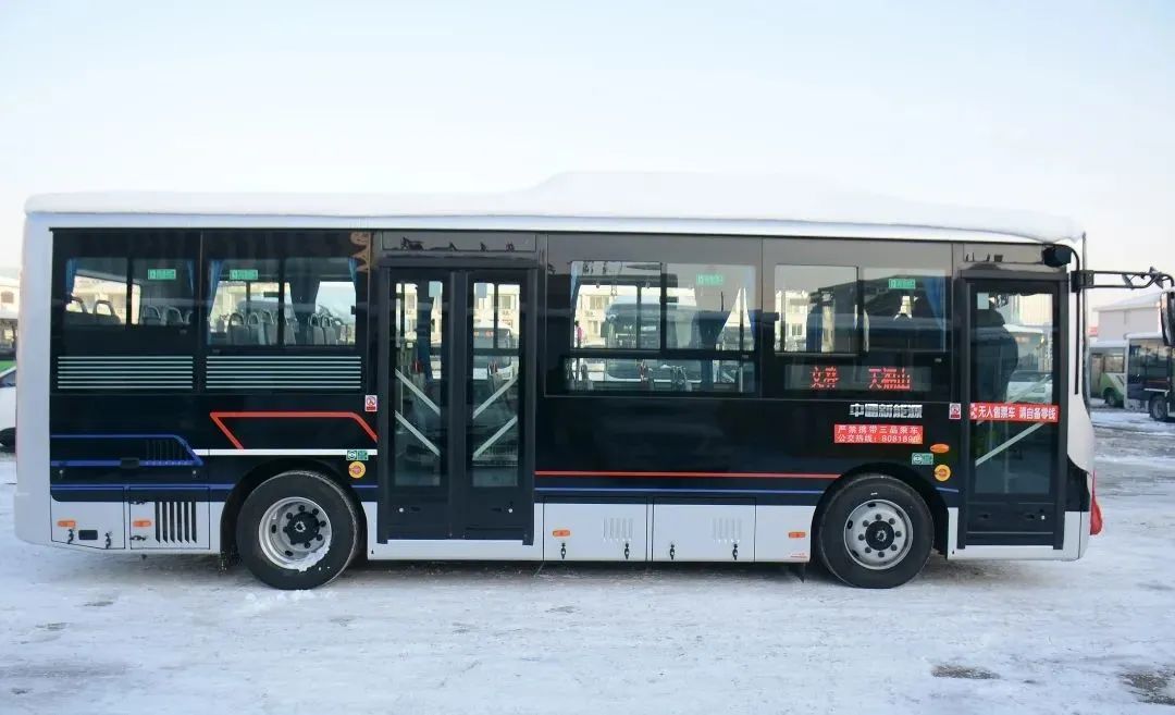 文登首批新能源纯电动空调公交车上线运营
