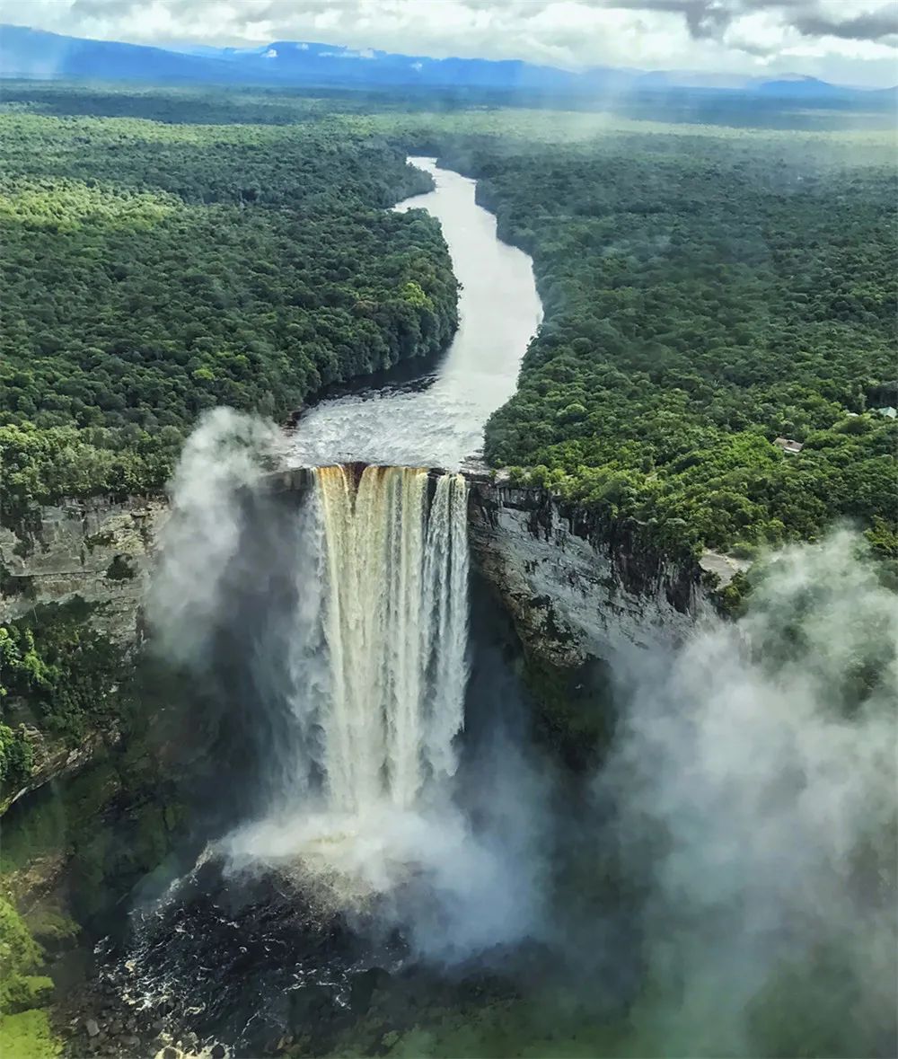 圭亚那 凯尔图尔国家公园 2017年1月17日秘鲁 利马 2016年12月16日