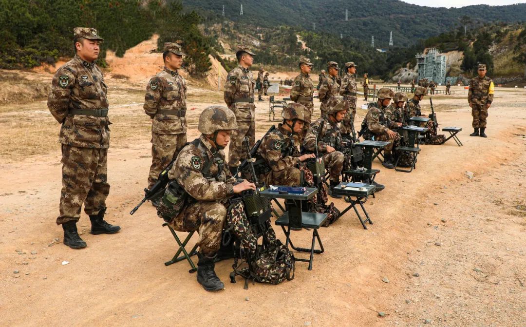 1月4日下午,第73集团军"济南第二团"组织全旅官兵进行开训动员,在总结