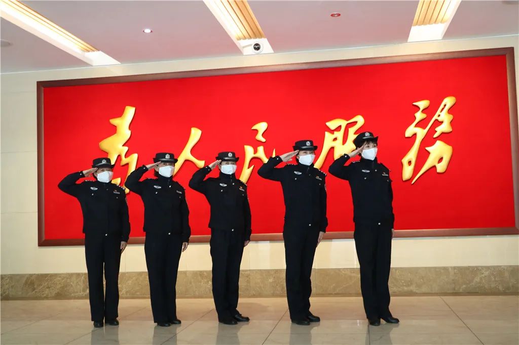 首个警察节为你写诗