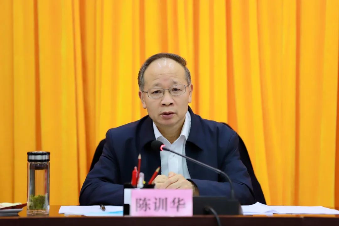 陈训华在市委市政府专题研究项目推进工作会议上强调全力以赴谋划项目