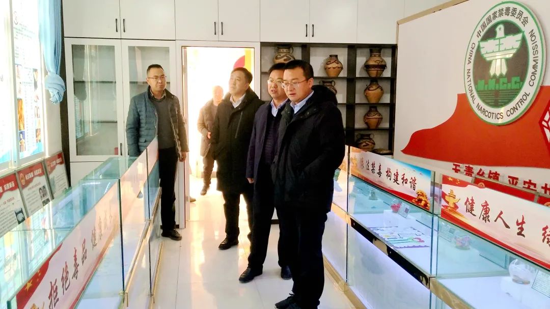 王虎对新添镇信访积案化解,法治宣传等工作给予了充