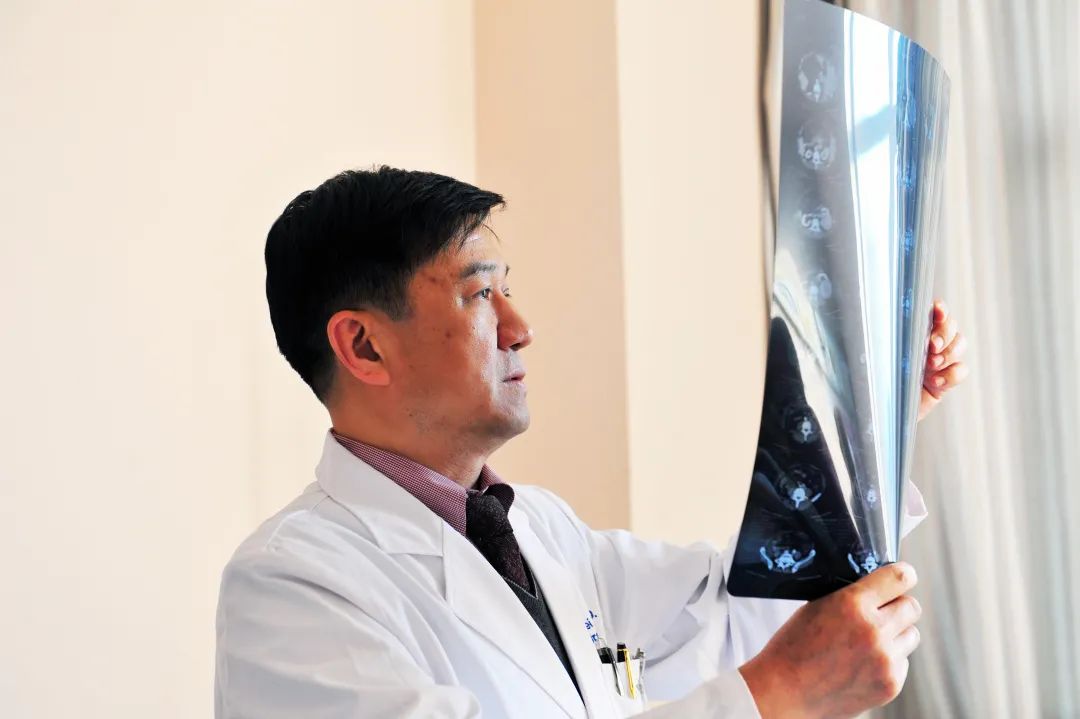 最新复旦大学附属肿瘤医院叶定伟教授被选树命名为上海工匠