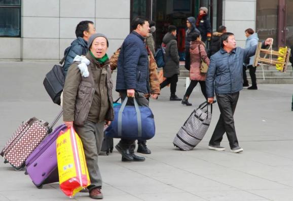 在外务工群体今年春节还能回老家过年吗