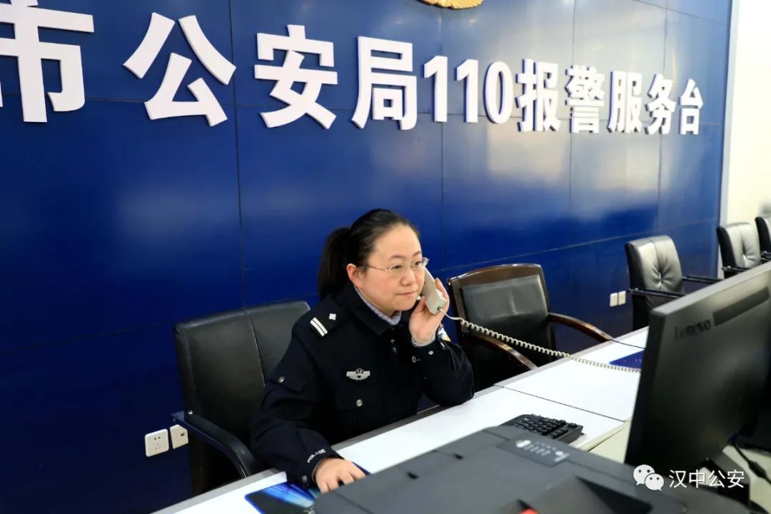 警察节特辑110报警服务台女警李航的十年坚守