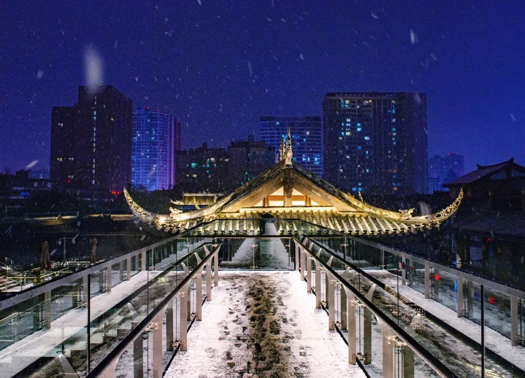 四川成都最近的雪景图片