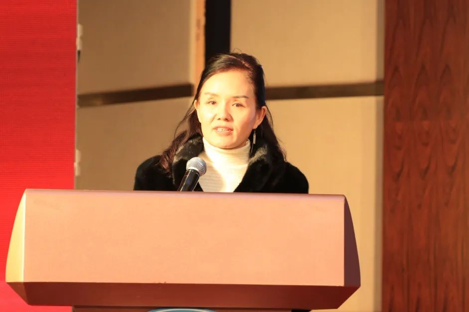 优秀教师代表 李珍川供稿:省民宗委民族二处,研服中心杭州市民宗局原