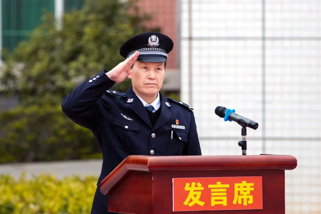 牢记使命心向党逐梦奋进新征程