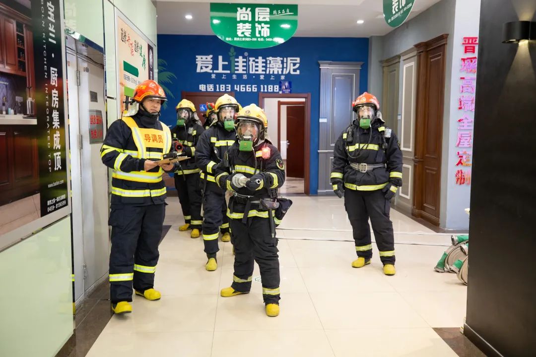 大庆消防：开展大型商业城市综合体实战拉动演练