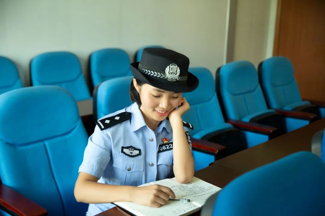 中国女民警图片