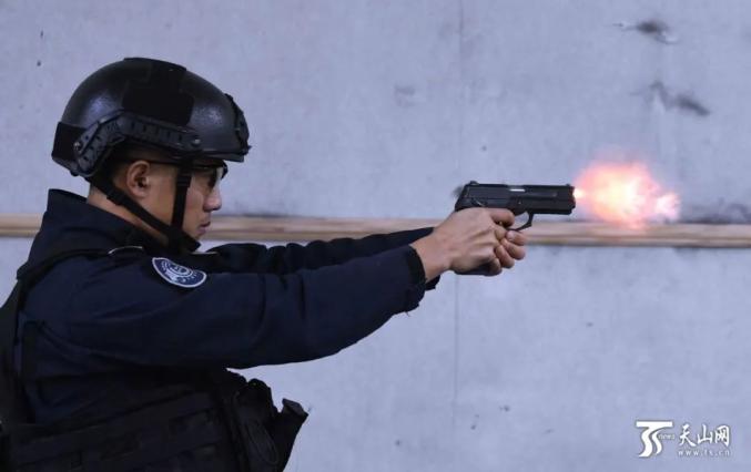 酷!帅!特警大片震撼"上演"!_政务_澎湃新闻-the paper