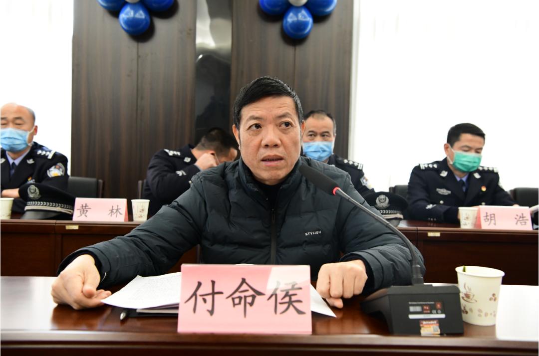 警察节里看警营威武之师安民心