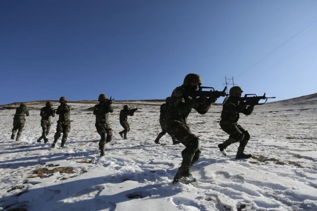 出击高原特战尖兵