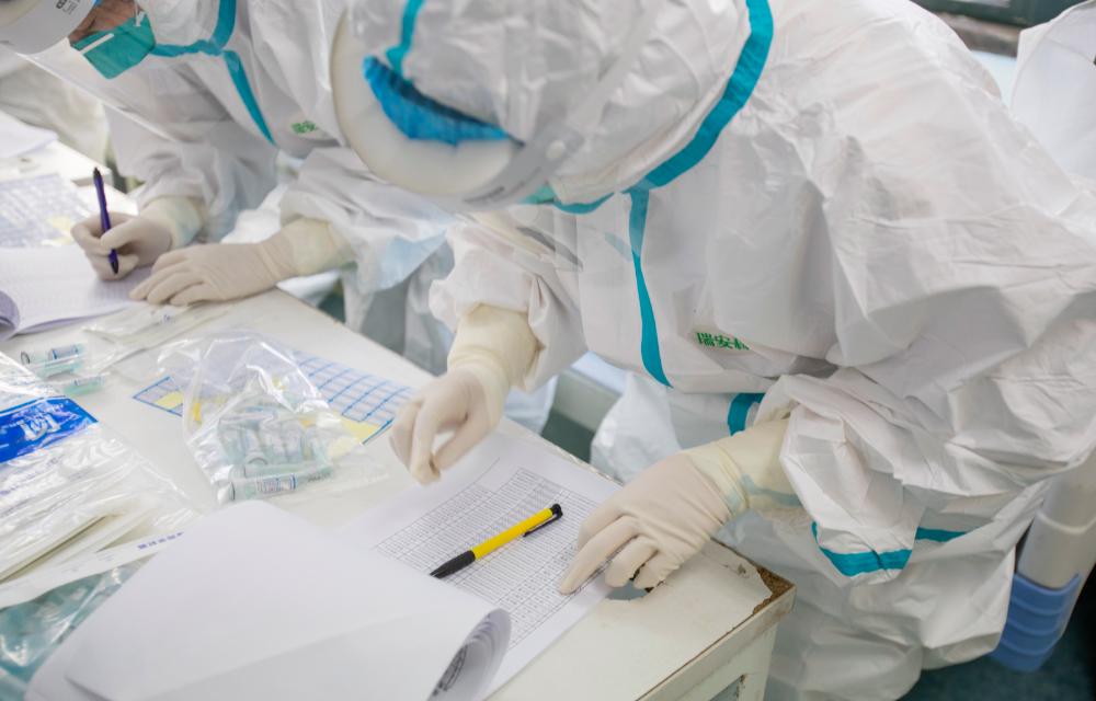 据了解,为做好核酸检测工作,我区主城区设有北医三院崇礼院区和中医院