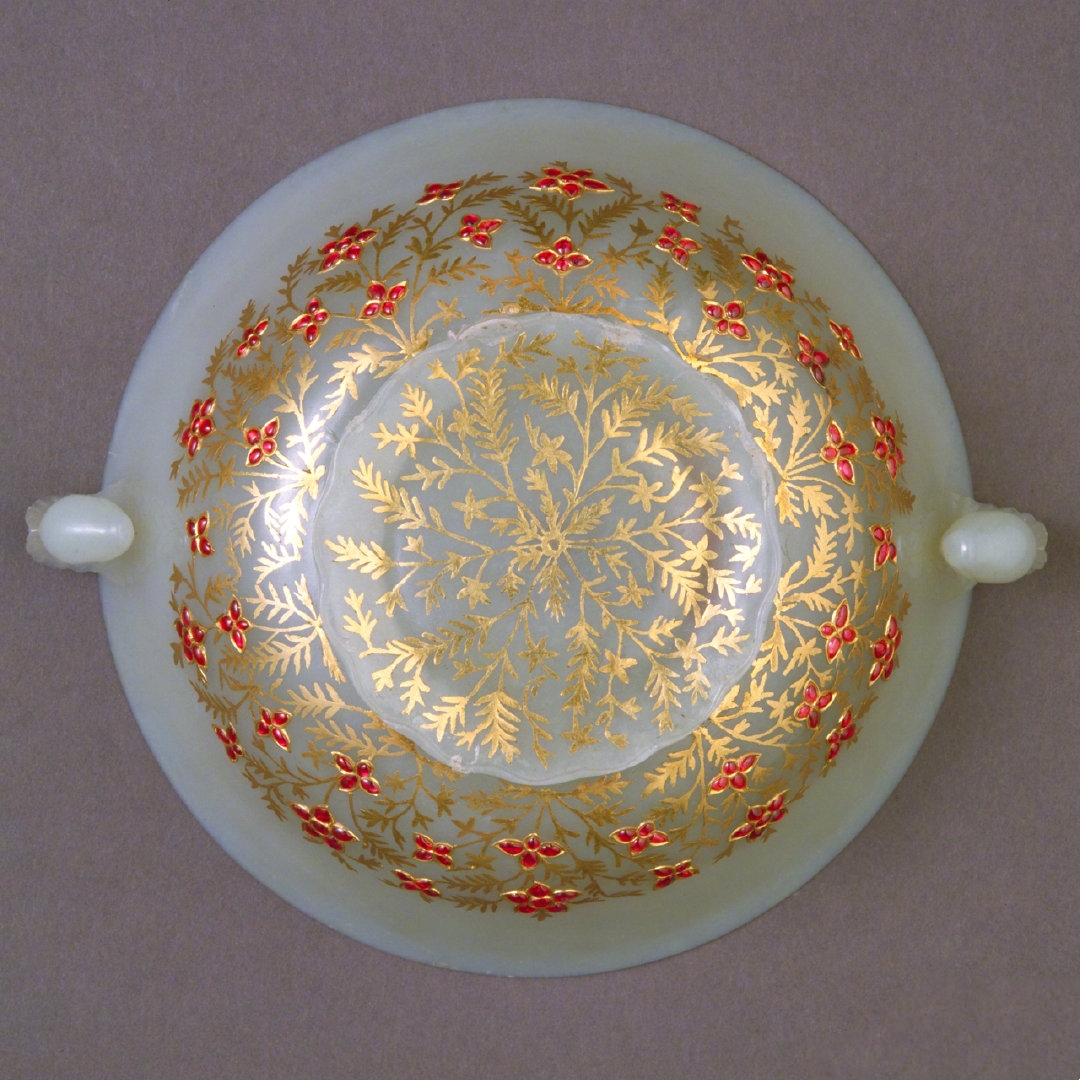 白玉错金嵌宝石碗 图源网络