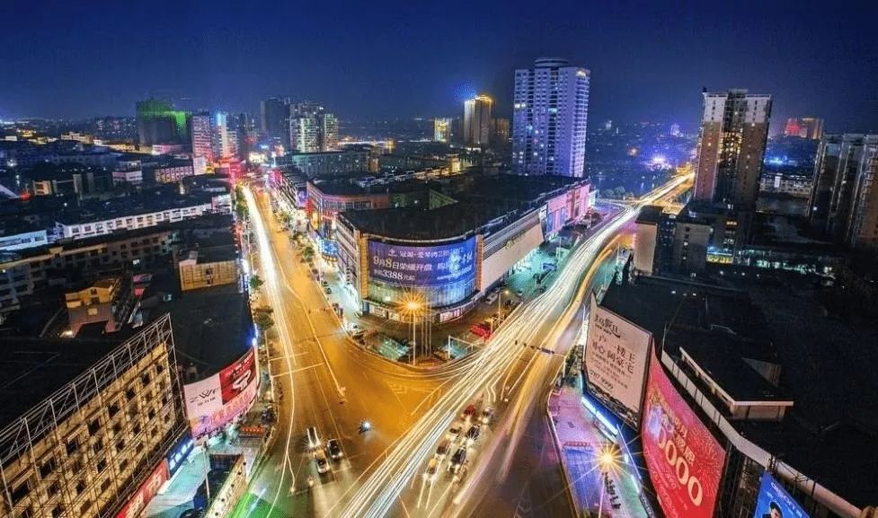 一个个商圈崛起繁荣宁乡一江两岸的变化你感受到了吗