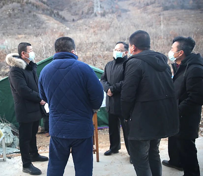 县委书记薛青松到县疫情防控指挥部,大水泉镇,安子岭镇督导调研疫情