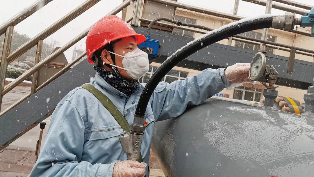 祝贺因为服务好这些单位和个人受到表彰