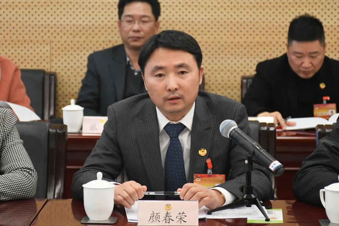 区政协委员蒋达代表区政协人口资源环境委员会发言.