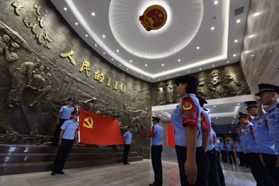 中央媒体集中点赞漳州110时代楷模