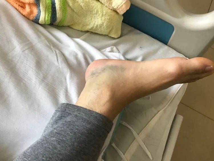 逆行奔赴石家庄退役军人献血救人