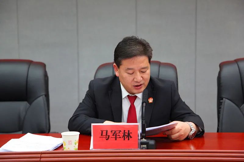 会上,丁凤山就考核目的,意义,内容,步骤,纪律等方面做了重要讲话,并