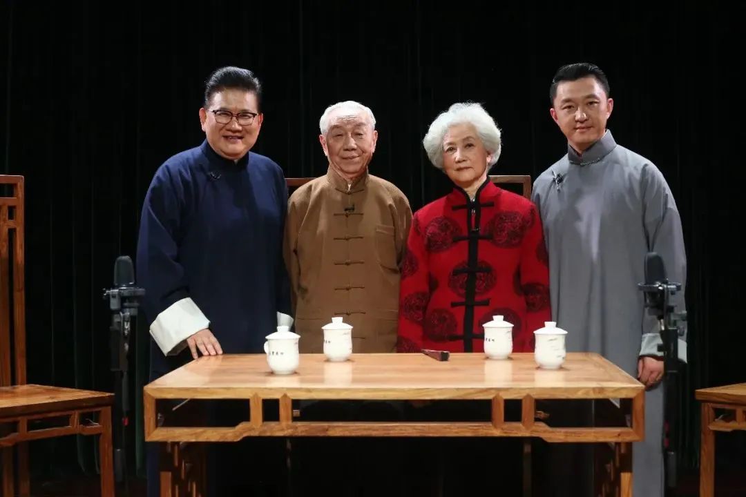 三尺书台丝竹声声倾听弦索伉俪张如君刘韵若的评弹人生