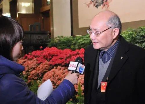 第一届上海民革榜样人物展播蒋洪为阳光财政而诤