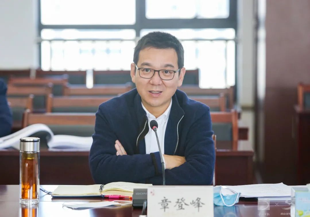 到一线,看现场,章登峰一行实地调研了瓜沥镇梅林村,群益产业社区,大和