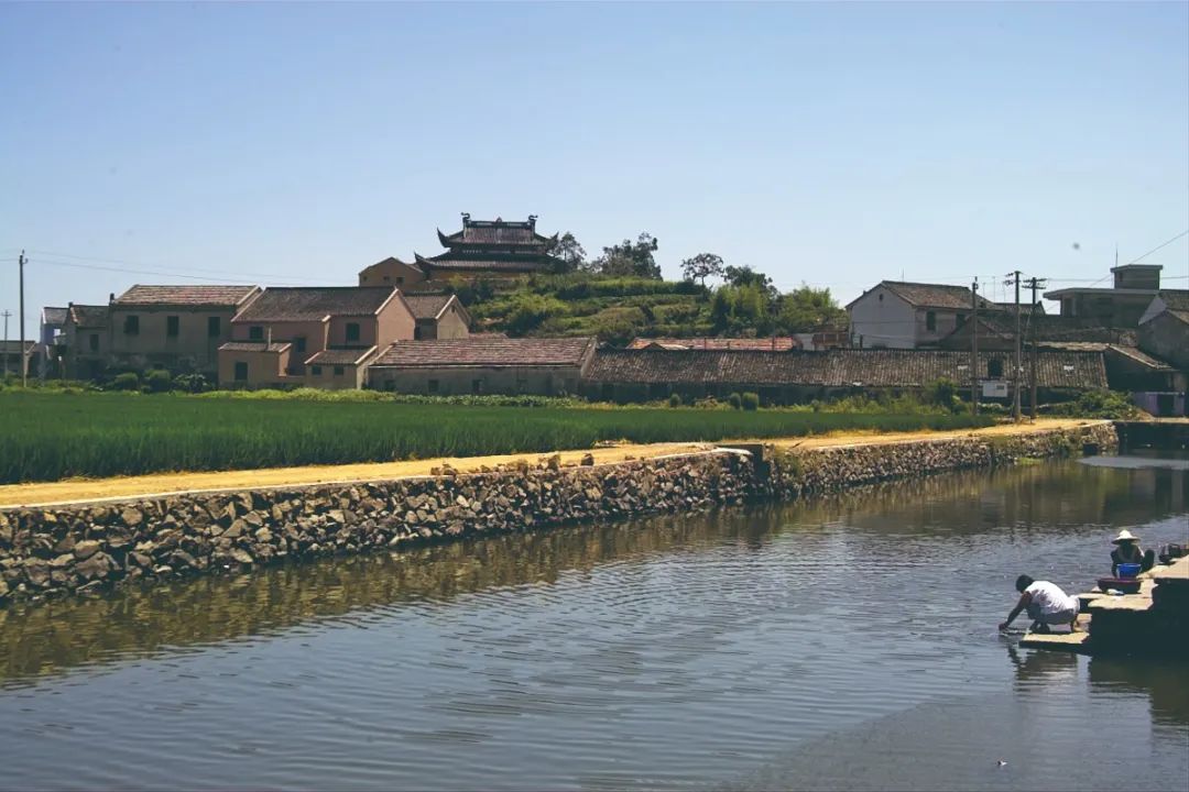 郭巨总台山烽火台古城航拍《古城郭巨》由北仑区政协文史委与郭巨街道