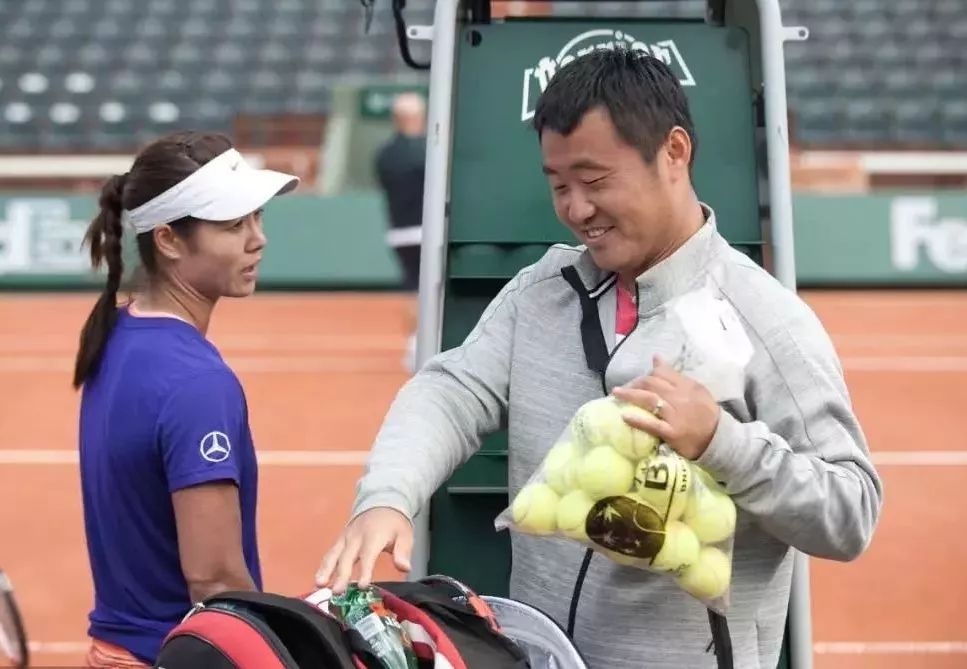 又见李娜：网球不再是唯一 大不了就躺平一会_李娜大女主精神_李娜网球传奇人生