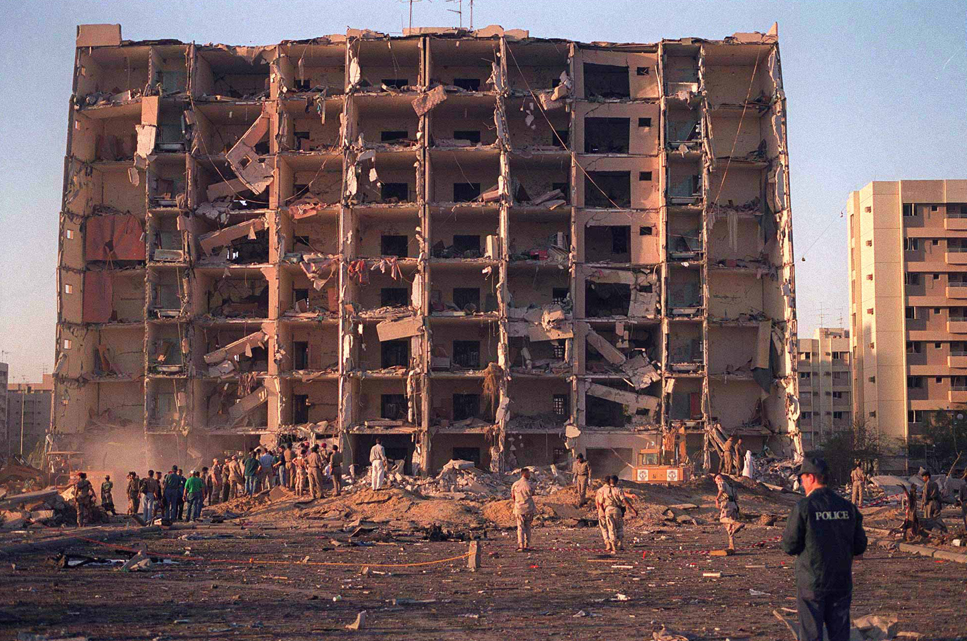 美国八角大楼爆炸图片