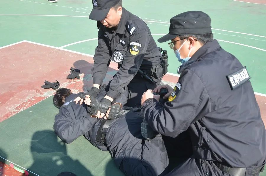 警绳教学图片