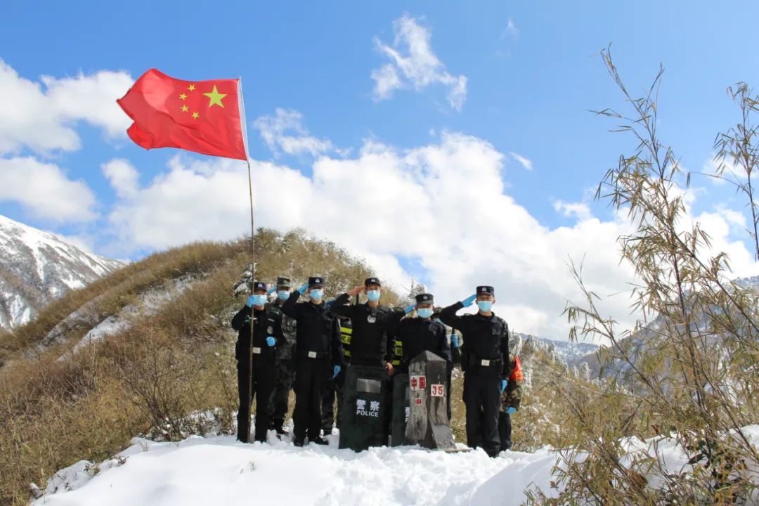 守点守线守夜他们钉在祖国边境线上