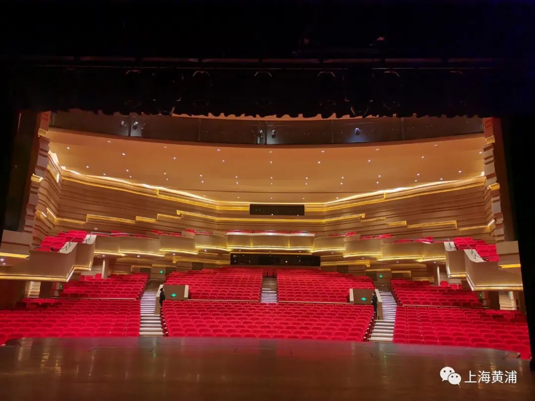 最高标准最佳状态天蟾逸夫舞台准备就绪迎接观众回家看戏