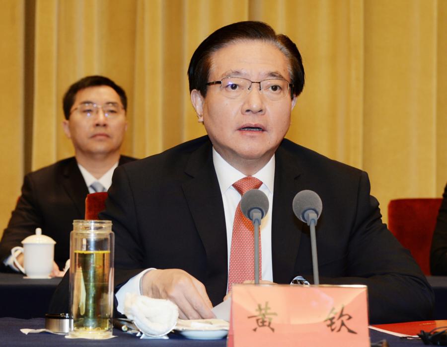 徐劼宣读《中共无锡市委无锡市人民政府关于表彰全市抗击新冠肺炎疫情