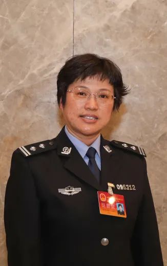 聚焦盐城两会聆听公安民警代表心声一